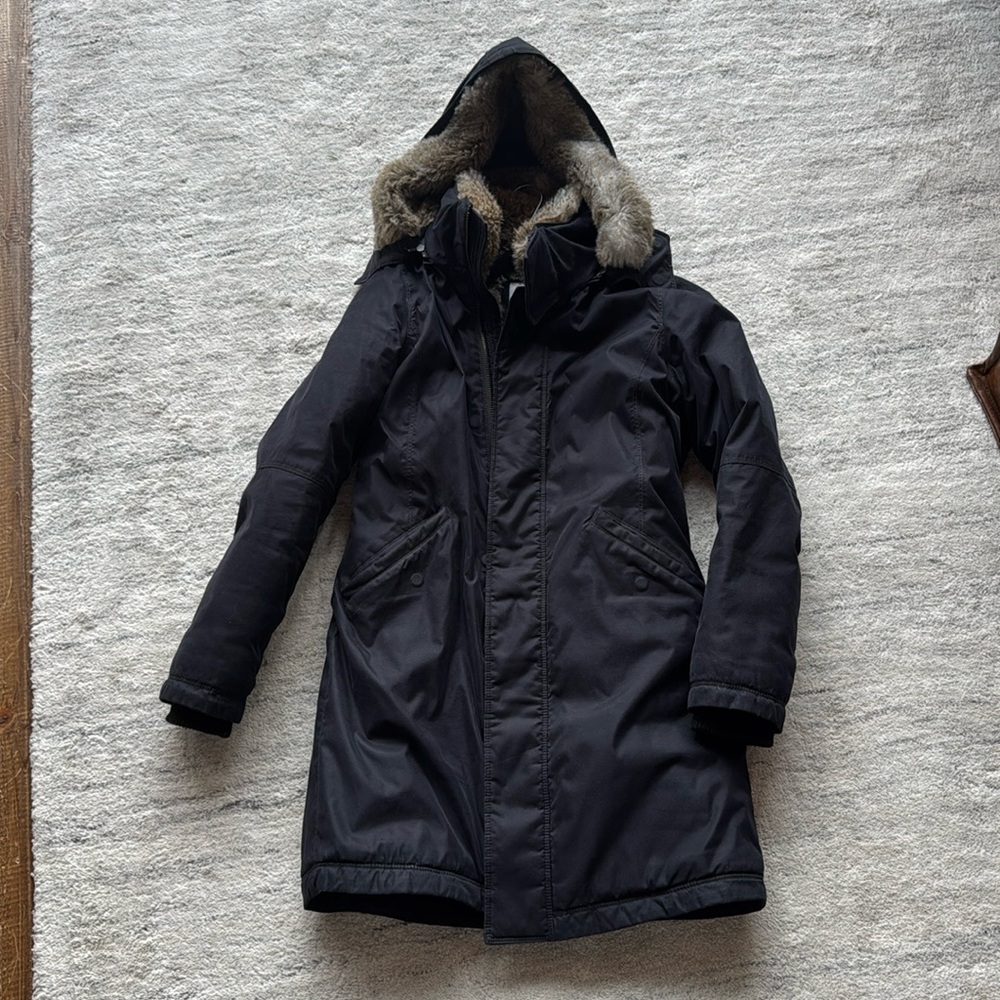 Aritzia Black Ski & Snow Jacket